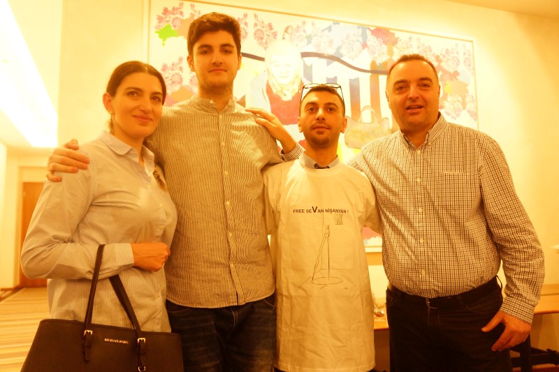 Batı Ermenileri Ulusal Kongresi'nin Genel Sekreteri, Lübnan'lı ama 'Anadolu'nun bağrındanım’ diyen, Sevag Ardzruni ailesiyle gelmiş Berlin'e heyecanla...